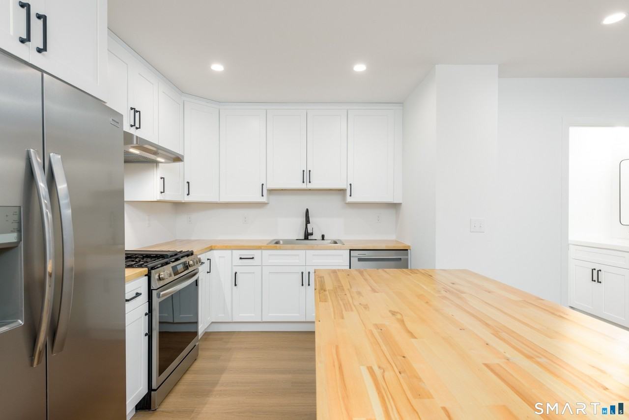 28 Townsend St - Photo 6 of 40