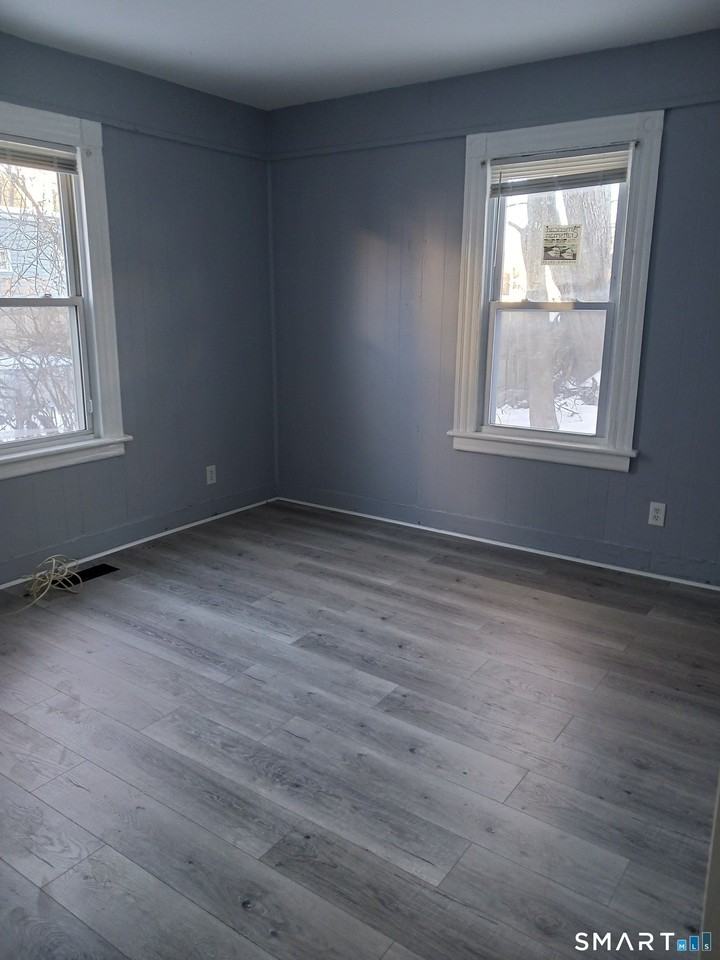 28 Crescent St Apt 2 #2 - Photo 5 of 11