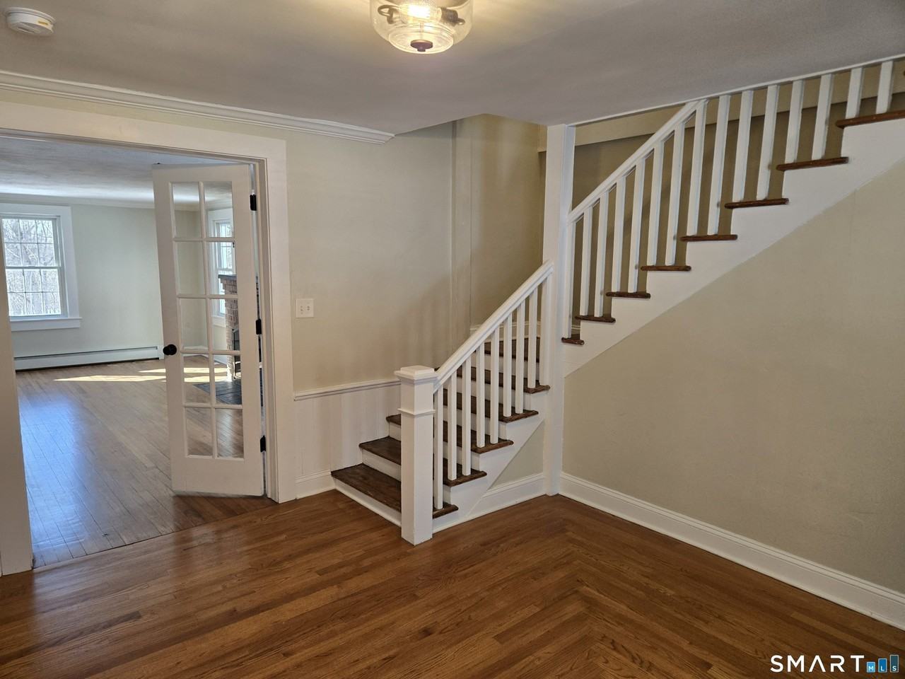 623 Elm St - Photo 3 of 20