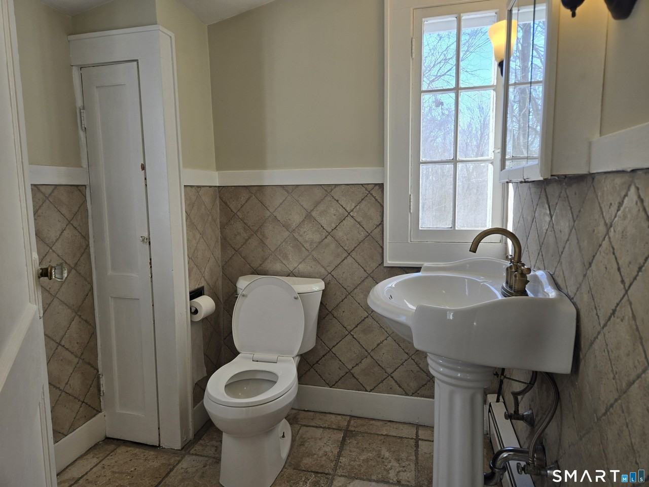 623 Elm St - Photo 7 of 20