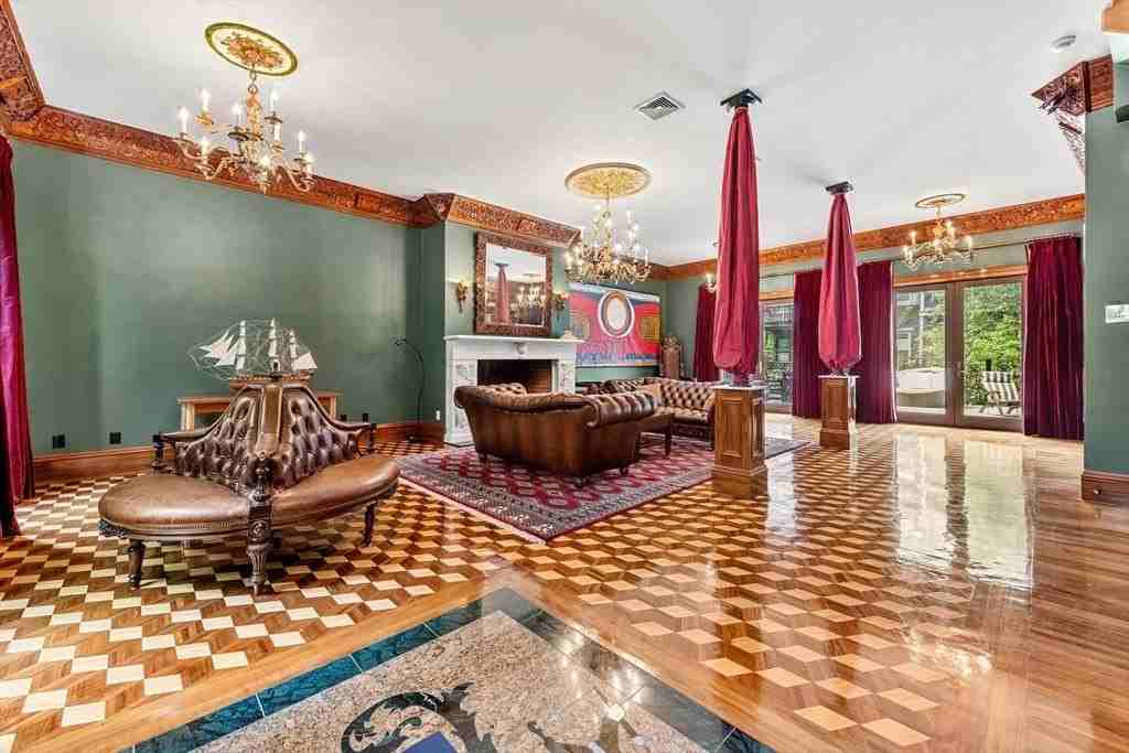 218 W Springfield St - Photo 2 of 26