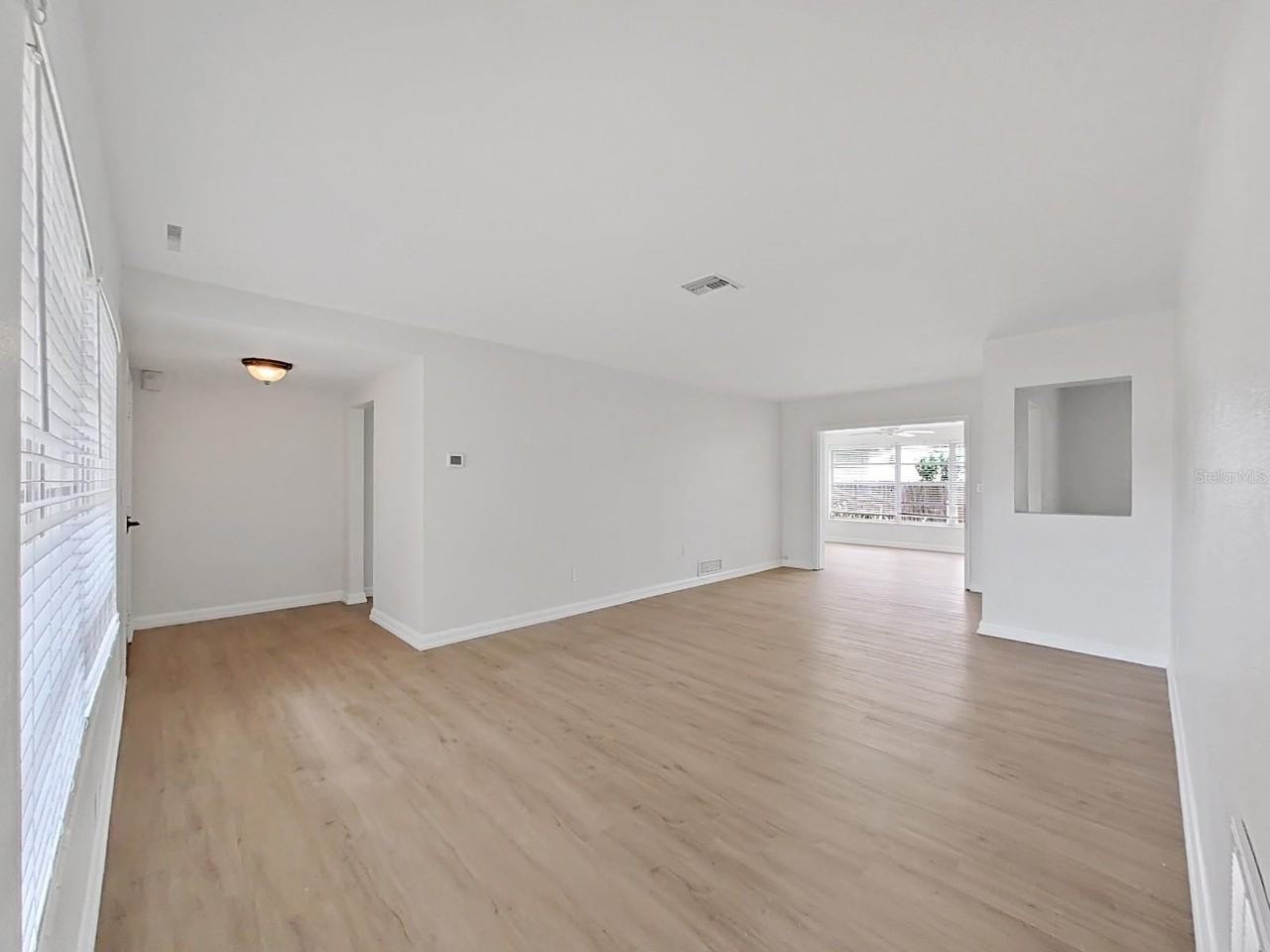 1701 Laurie Ln - Photo 4 of 26