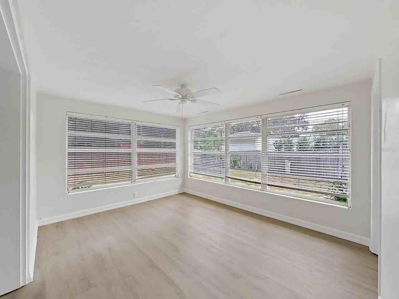 1701 Laurie Ln - Photo 6 of 26