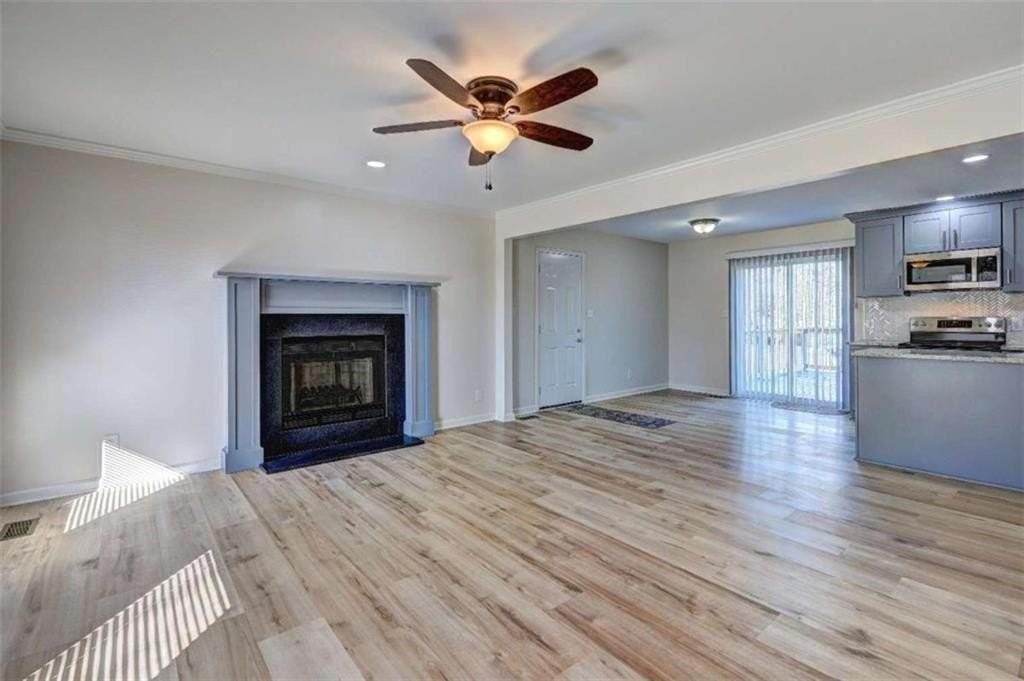 95 Pine Grove Cir - Photo 4 of 36