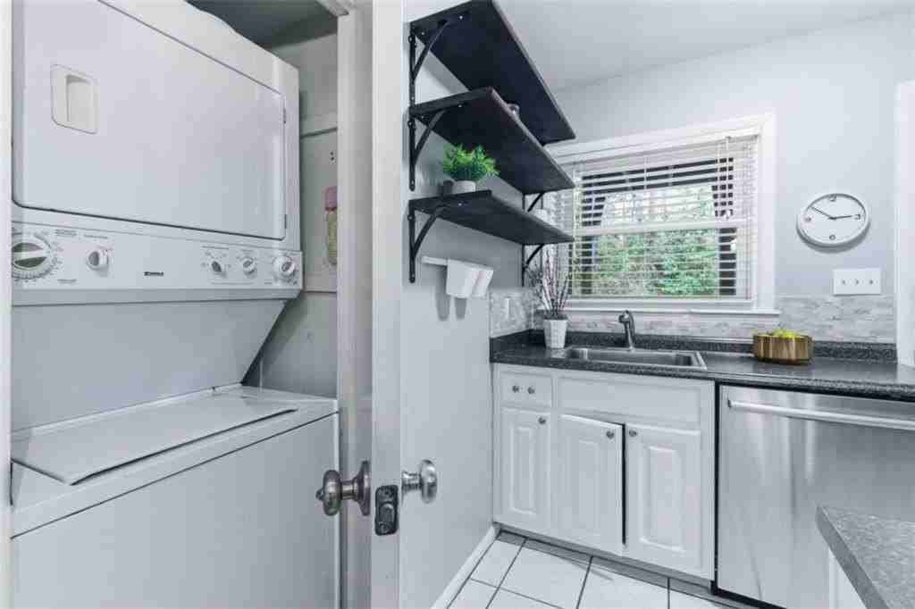 1010 Scott Blvd Apt B1 #B1 - Photo 3 of 20