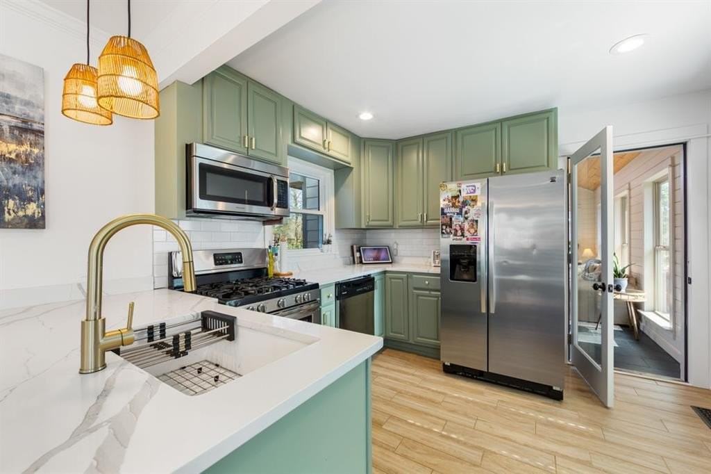 640 Quillian Ave - Photo 3 of 26