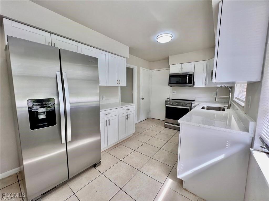 2326 Se 8th Ave - Photo 7 of 19