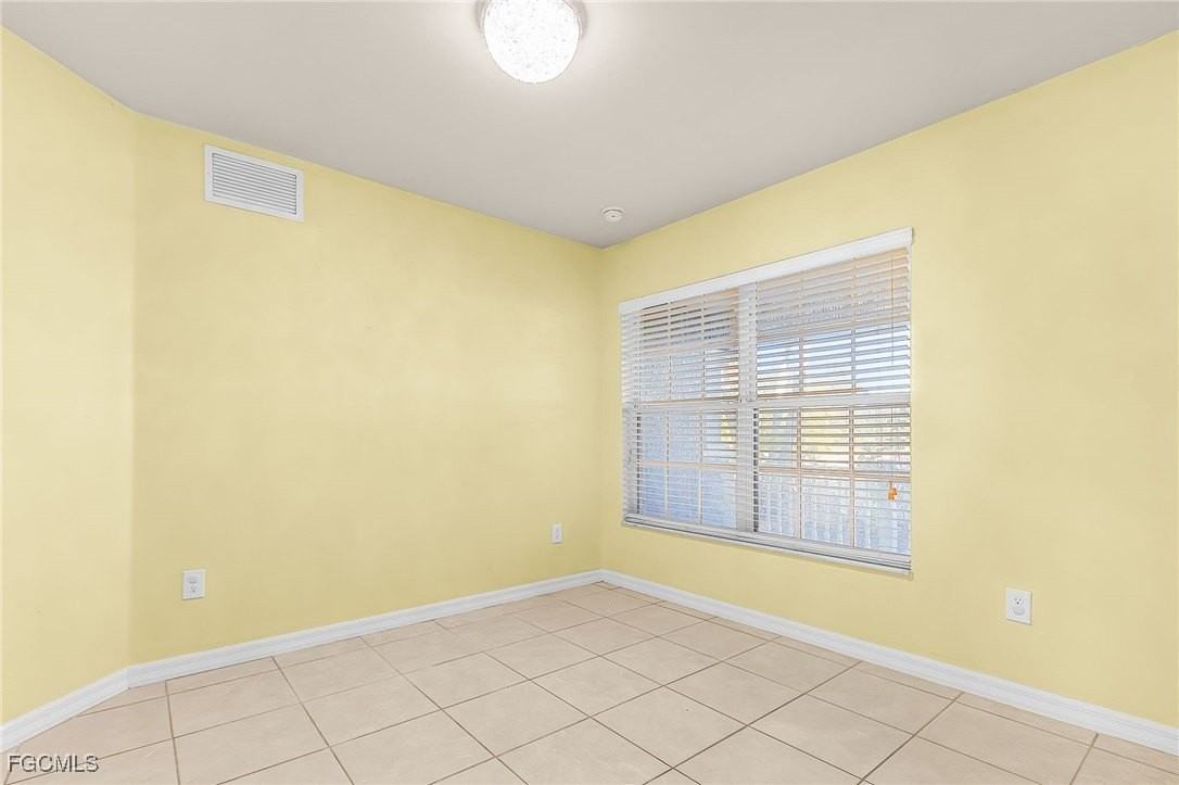 4212 Nw 37th Ave - Photo 4 of 21