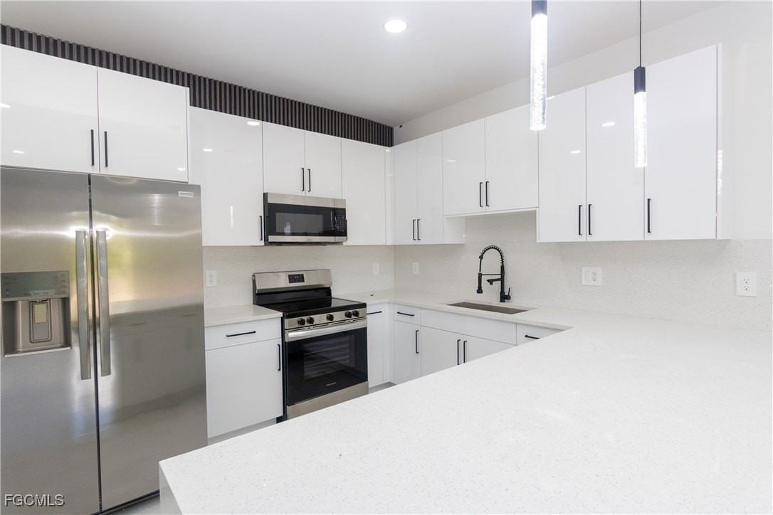 849 Duplex St E - Photo 3 of 23