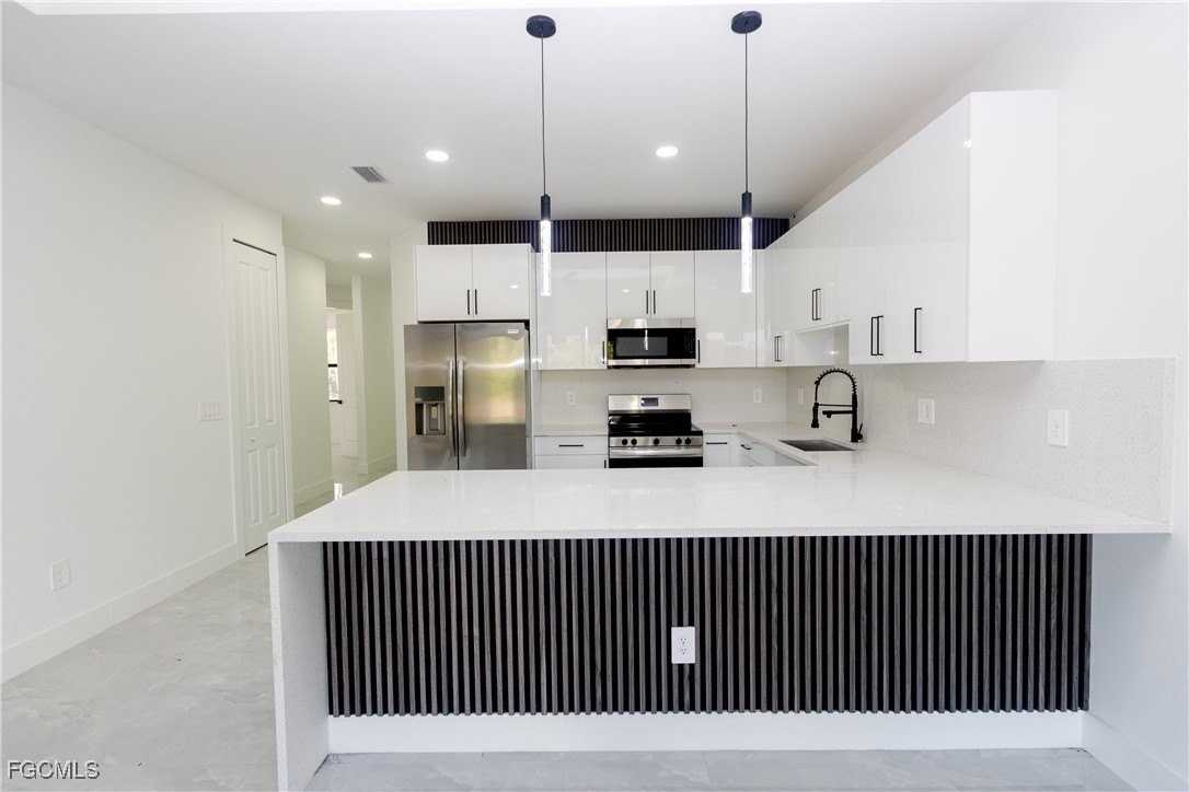 849 Duplex St E - Photo 6 of 23