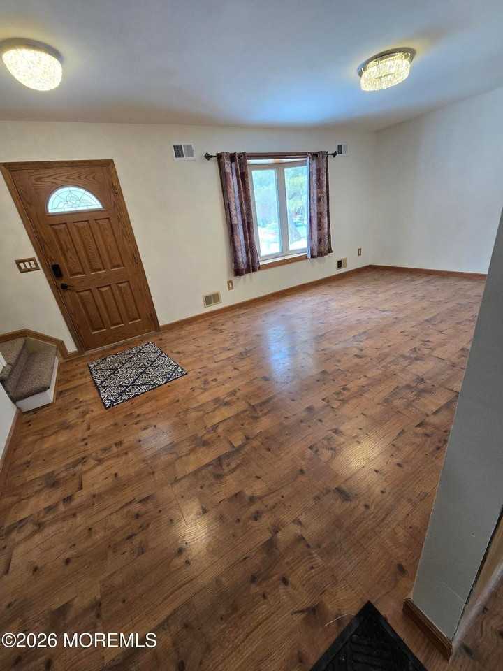 22 Mizzen Dr - Photo 3 of 20