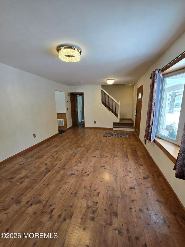 22 Mizzen Dr - Photo 4 of 20