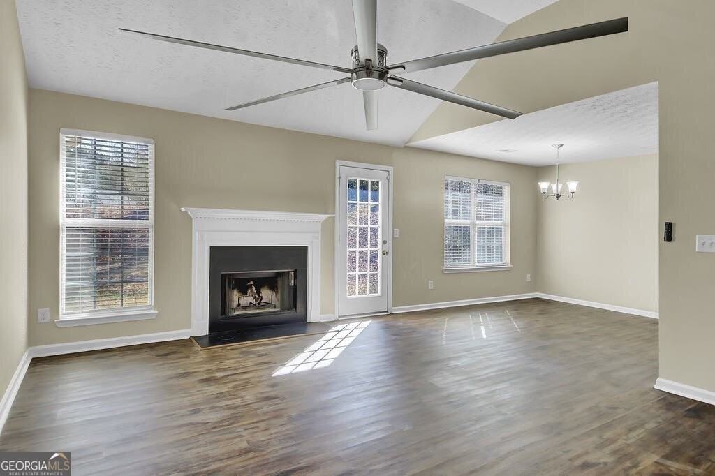 40 Elisabeth Way - Photo 2 of 25