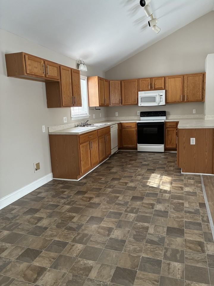 231 Summerpine Pl #1 - Photo 7 of 25