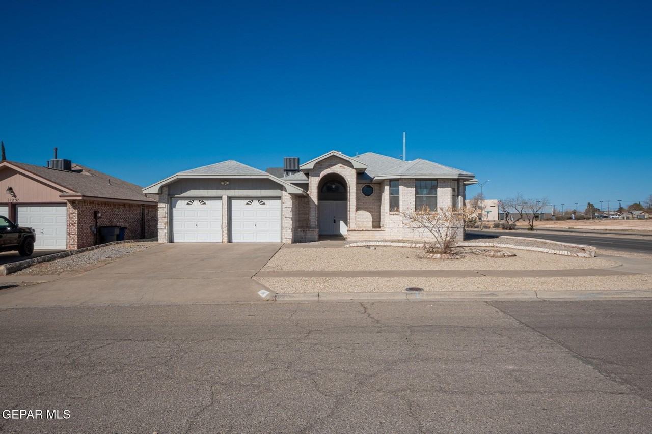 11241 Beach Front Dr - Photo 7 of 22