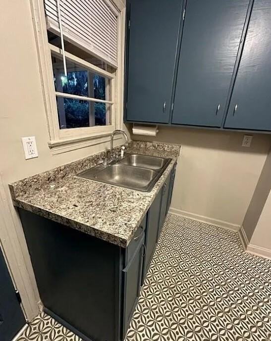 612 Albany St - Photo 6 of 13