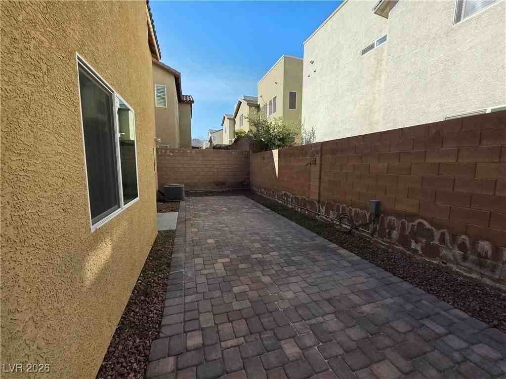 10822 Merrimack Ave - Photo 3 of 50