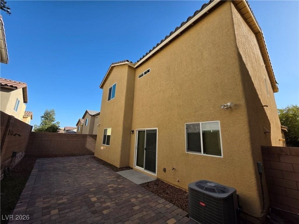 10822 Merrimack Ave - Photo 5 of 50