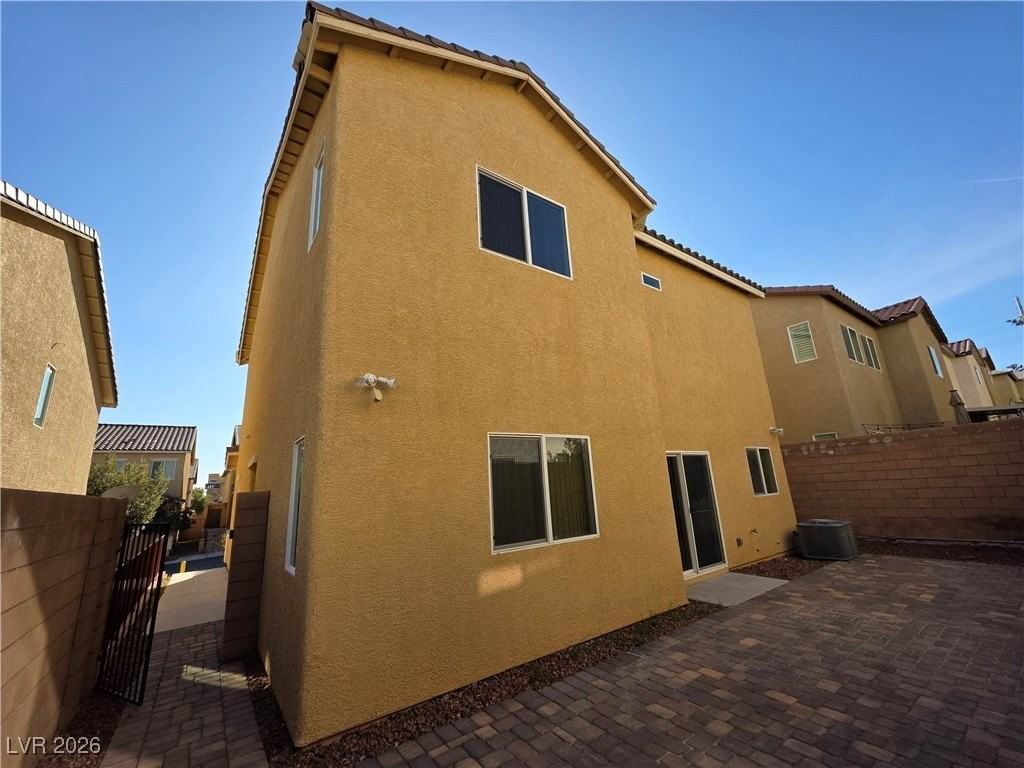 10822 Merrimack Ave - Photo 7 of 50