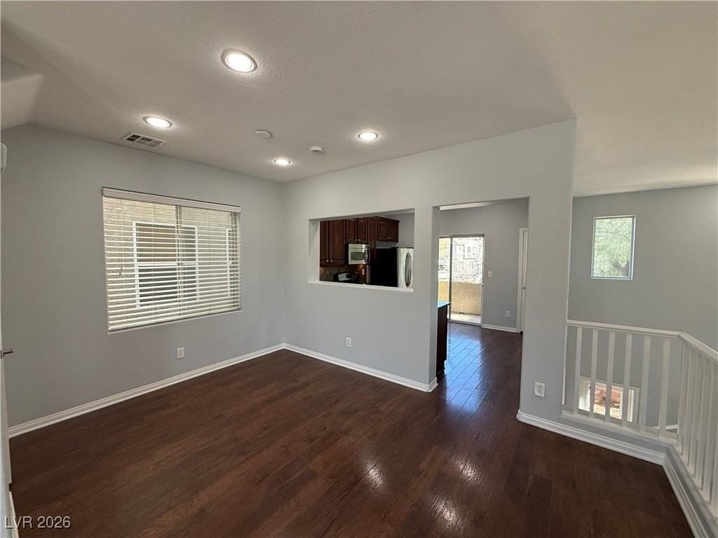 10742 Holmfield St - Photo 6 of 31