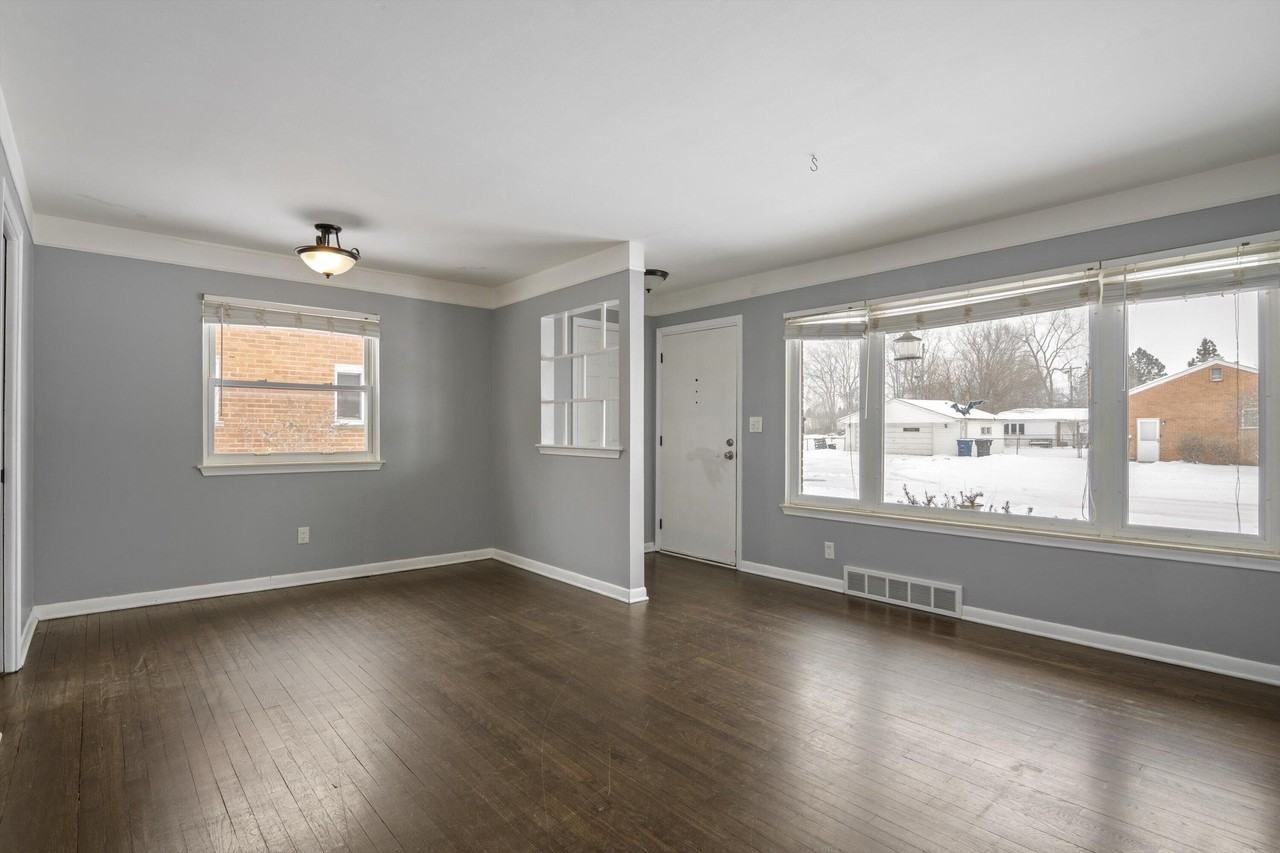 27576 Mackenzie Dr - Photo 4 of 33