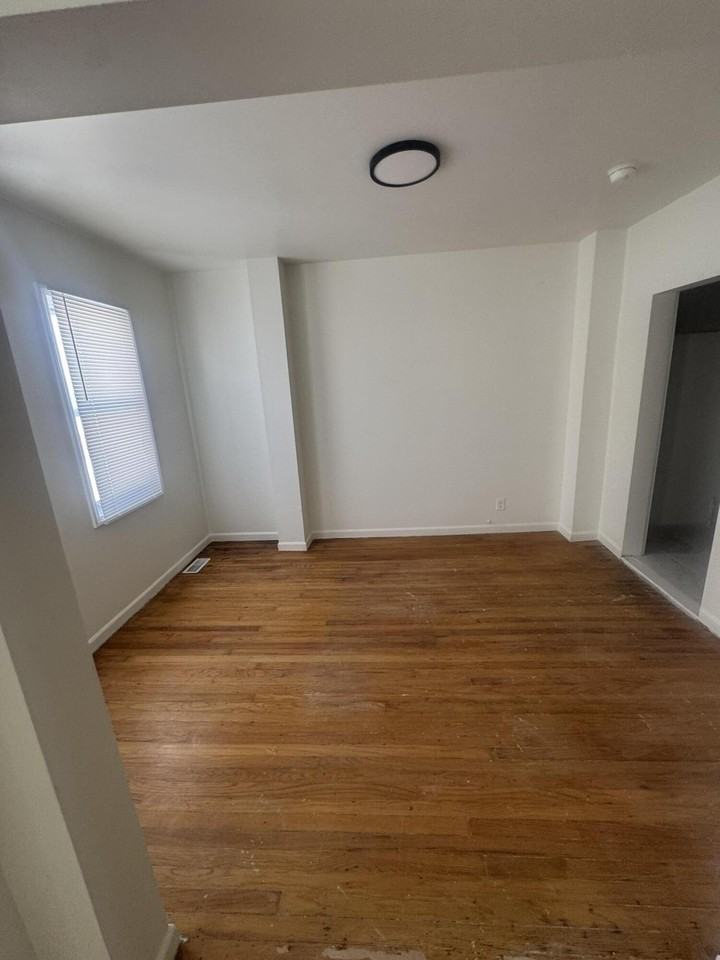 16515 Log Cabin St - Photo 4 of 12