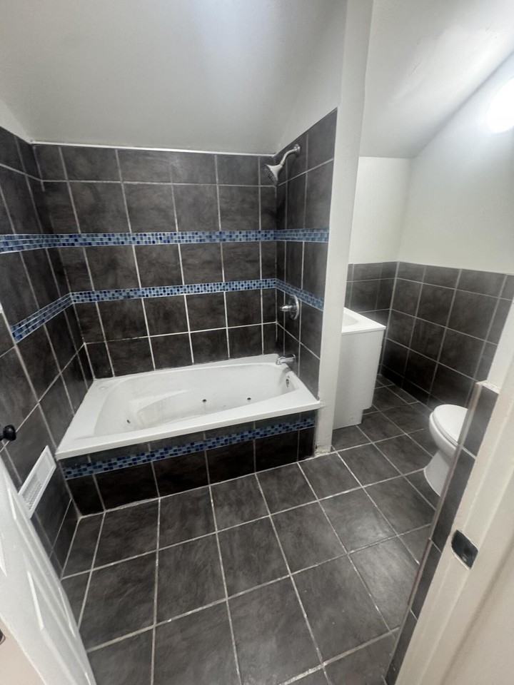 16515 Log Cabin St - Photo 7 of 12