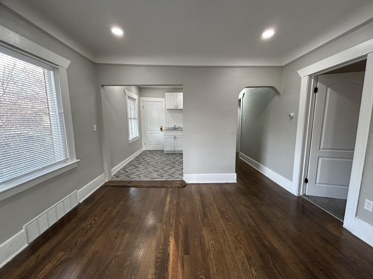 2960 Kendall Street unit: Upper - Photo 3 of 13