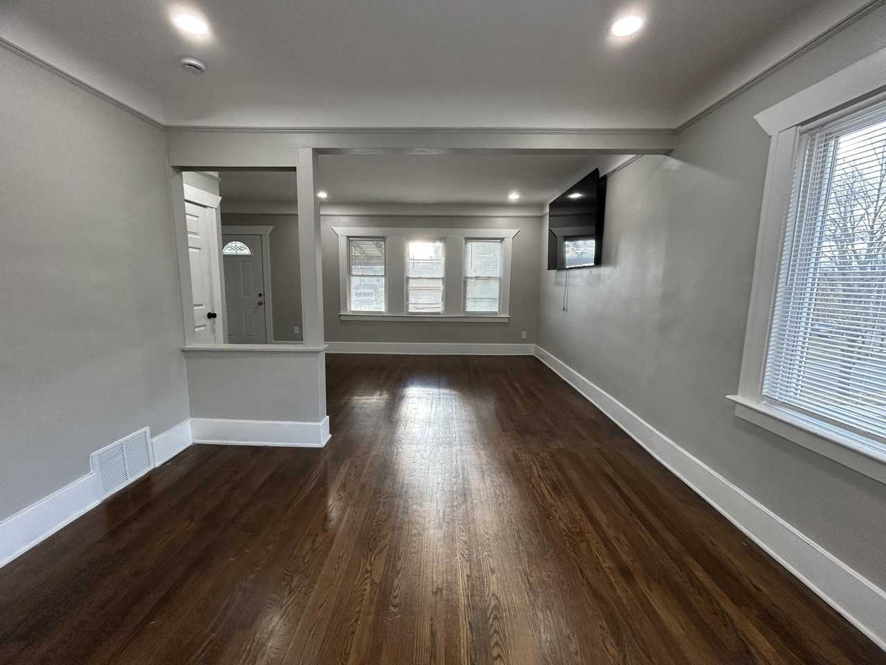 2960 Kendall Street unit: Upper - Photo 4 of 13