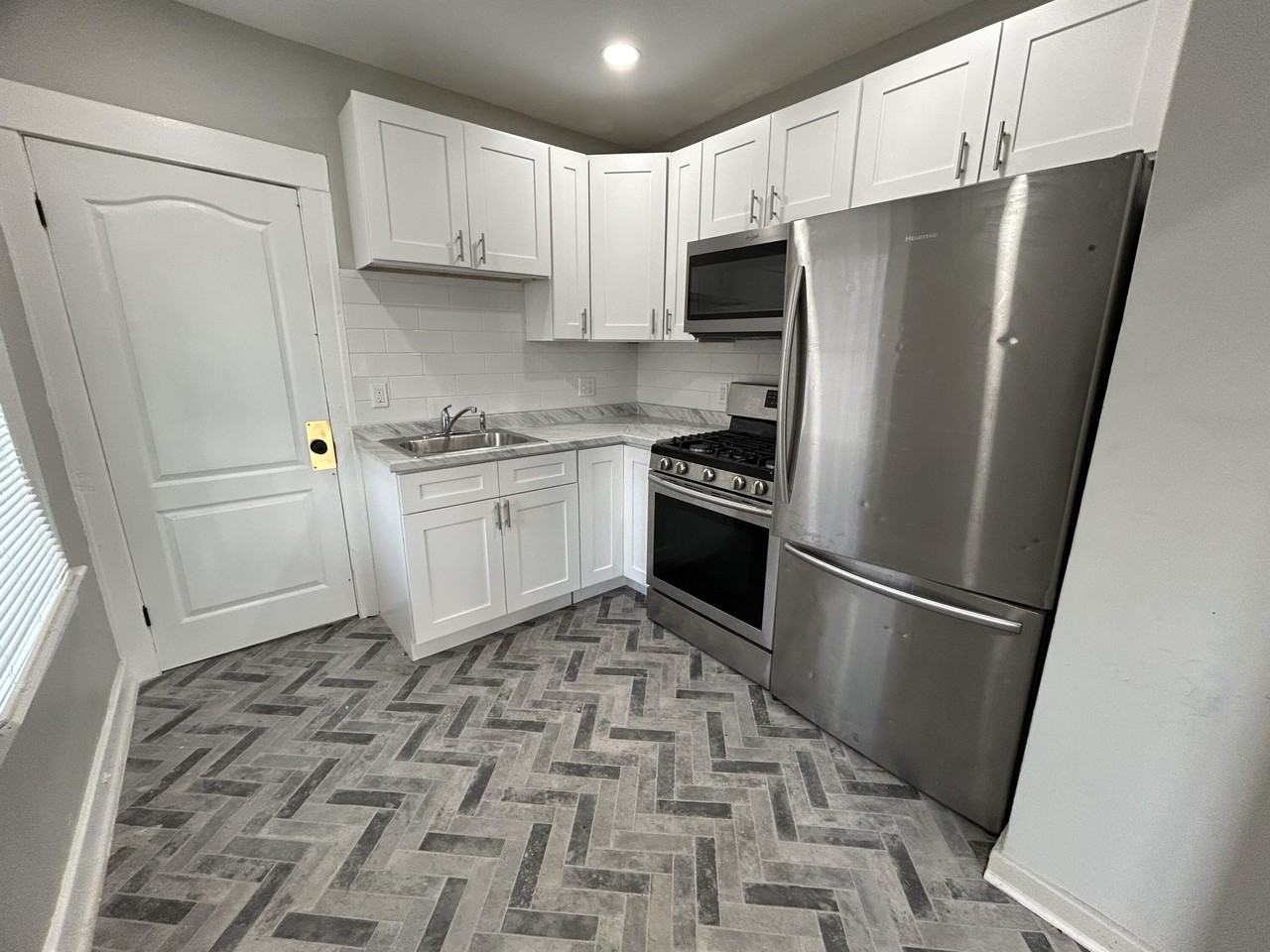 2960 Kendall Street unit: Upper - Photo 5 of 13