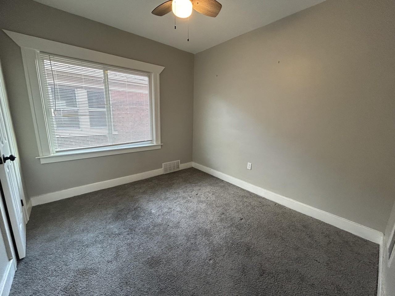 2960 Kendall Street unit: Upper - Photo 7 of 13