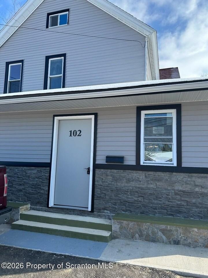 102 Wayne St - Photo 2 of 38