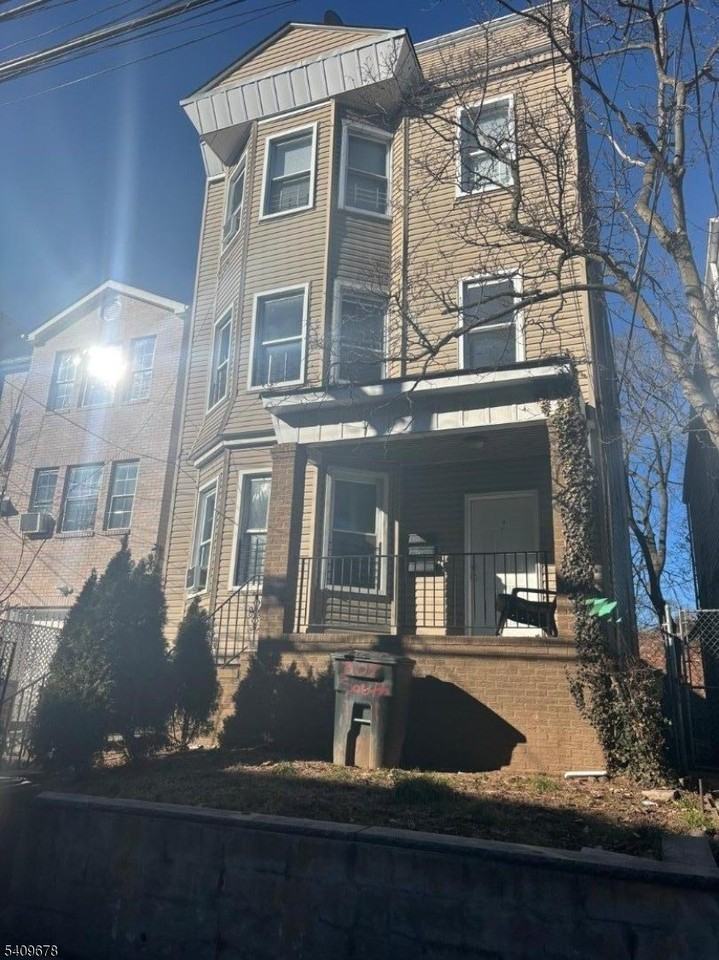 309 S 11th St #2 - Photo 2 of 13