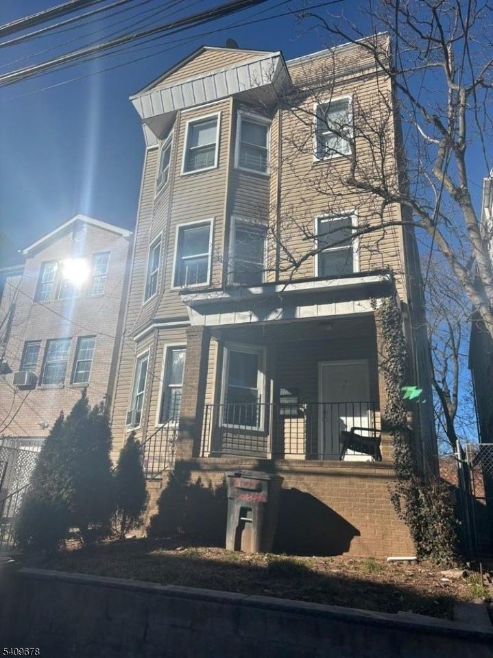 309 S 11th St #2 - Photo 3 of 13