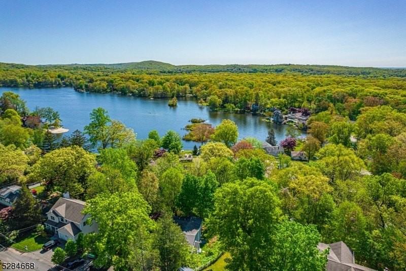 14 Overlook Dr - Photo 3 of 35