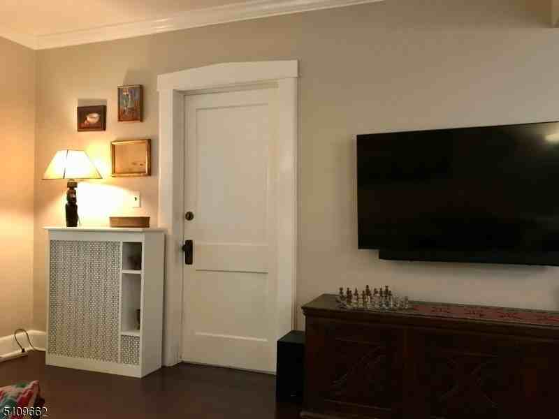 145 Prescott Ave - Photo 3 of 29