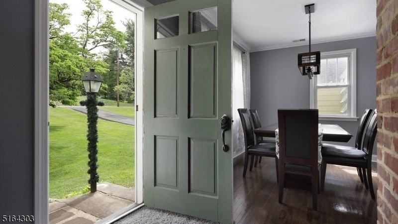 1496 Washington Valley Rd - Photo 4 of 27