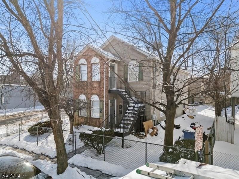 17 Holsman St - Photo 3 of 26