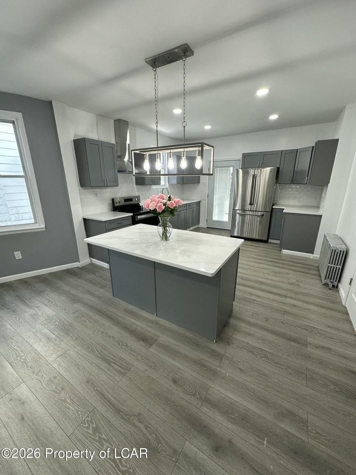 441 N Pennsylvania Ave - Photo 4 of 14