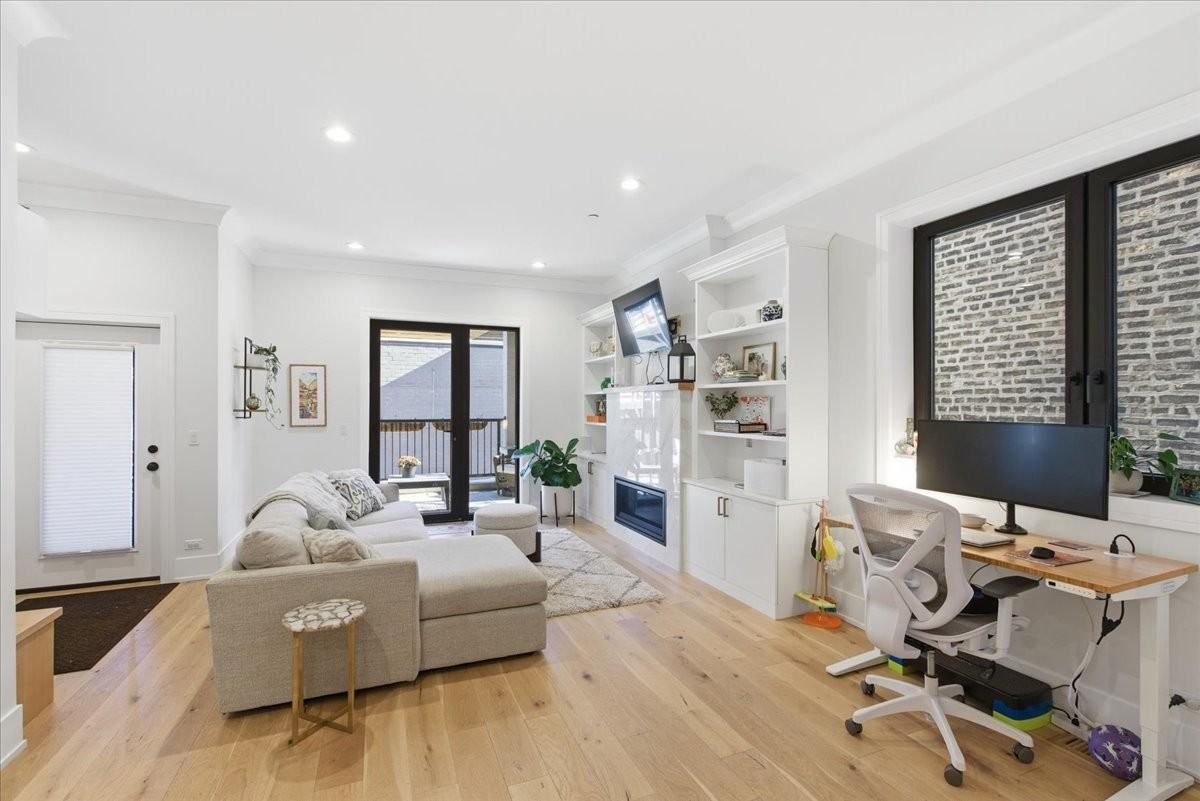 3219 N Seminary Ave #1S - Photo 2 of 18