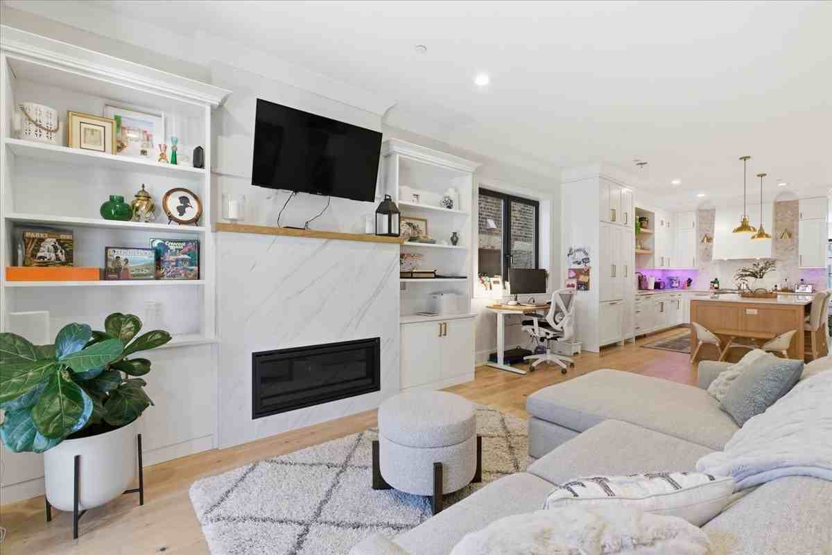 3219 N Seminary Ave #1S - Photo 3 of 18