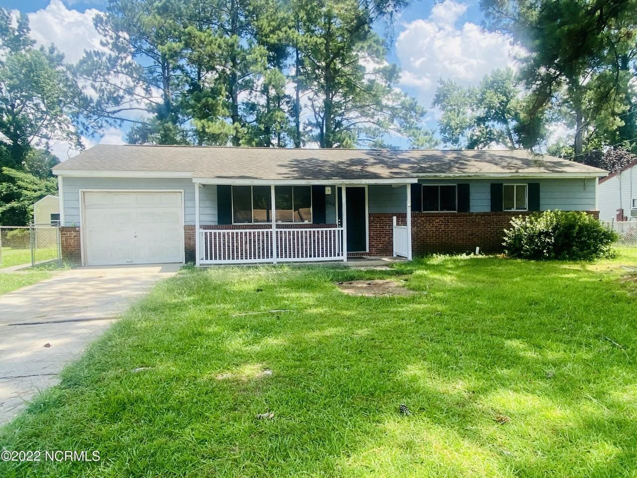 303 Ramsey Dr - Photo 3 of 14