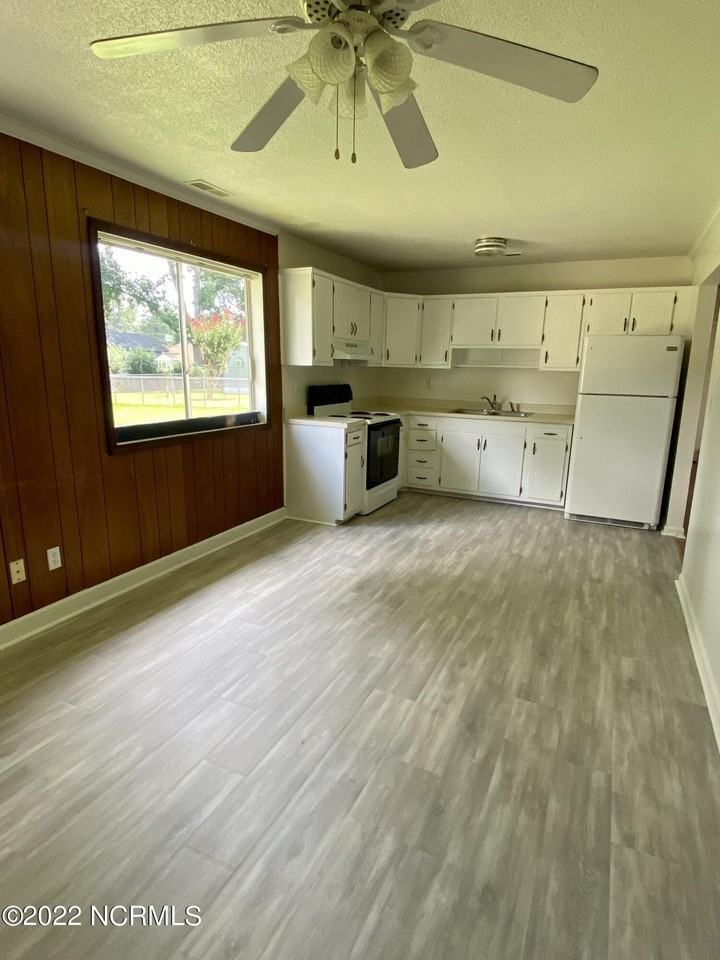 303 Ramsey Dr - Photo 7 of 14