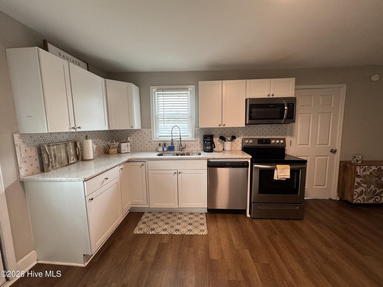 217 N 11th St - Photo 7 of 29