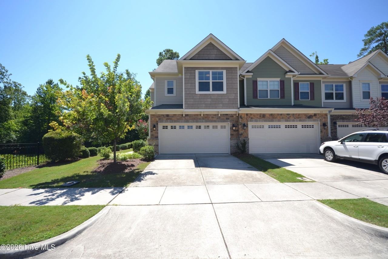 311 Scotlow Way - Photo 2 of 48