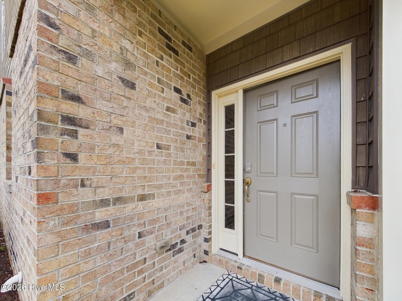 311 Scotlow Way - Photo 3 of 48