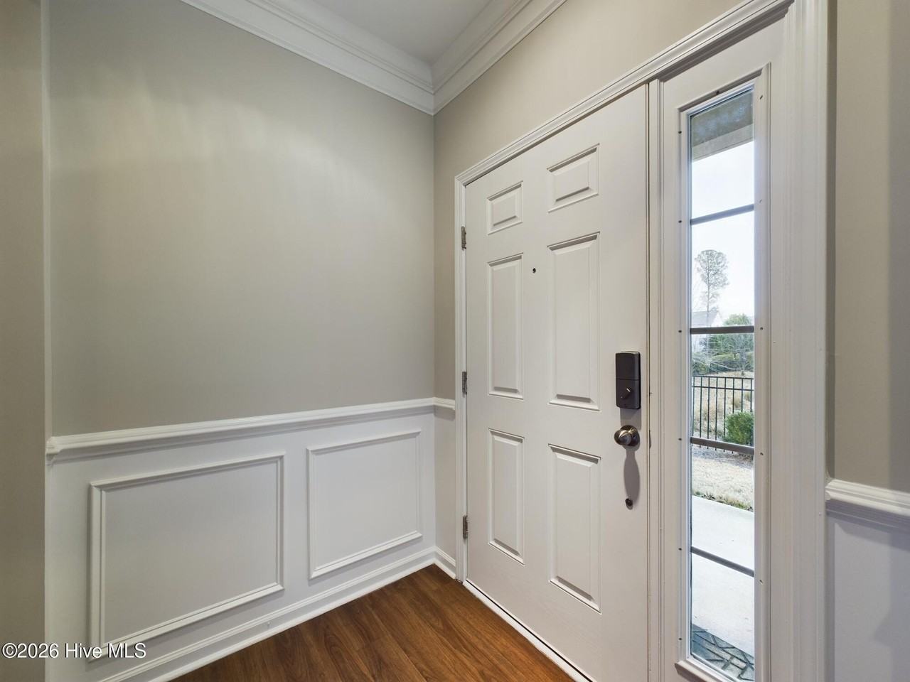 311 Scotlow Way - Photo 7 of 48