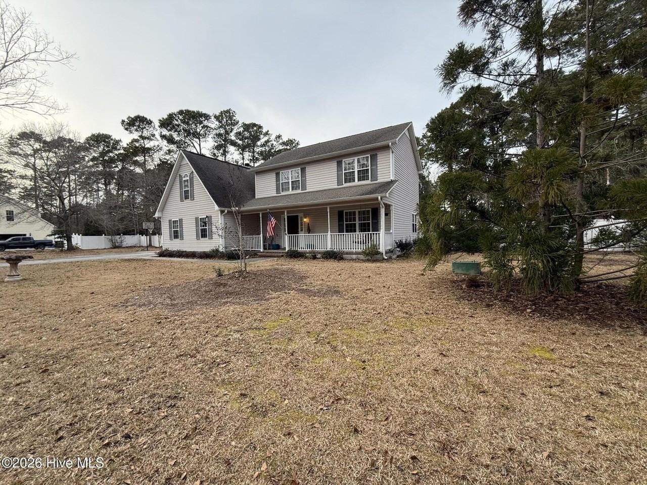 119 Longwood Dr - Photo 3 of 37