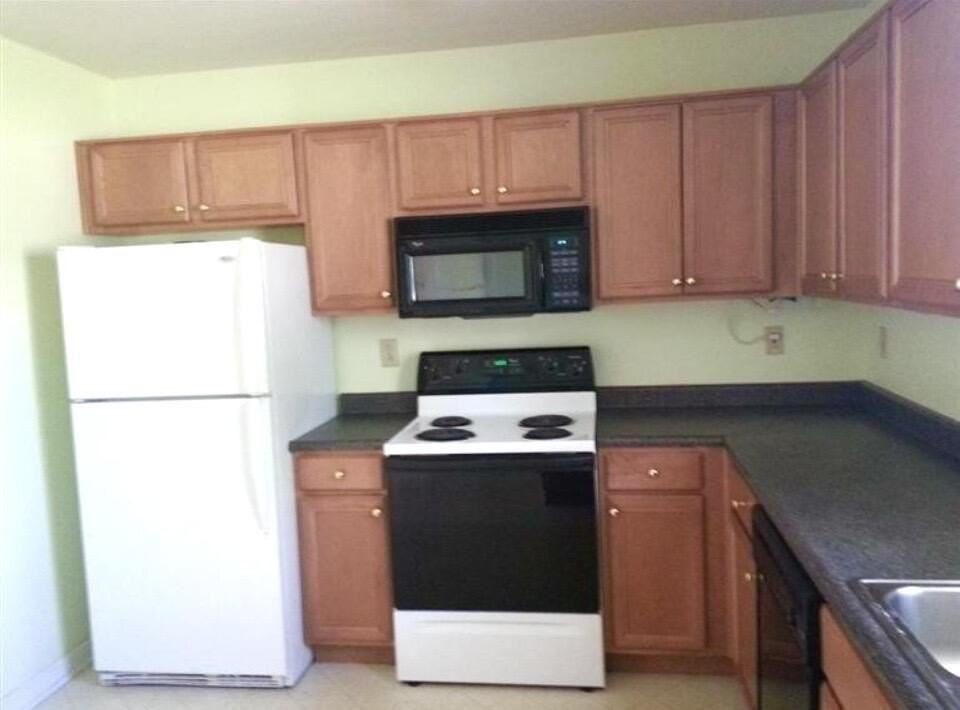 805 Mickey Ln - Photo 2 of 4