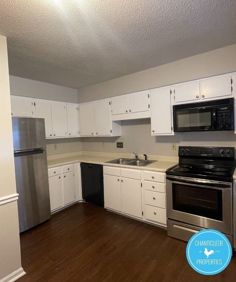 1405 Manteo St #A - Photo 2 of 9